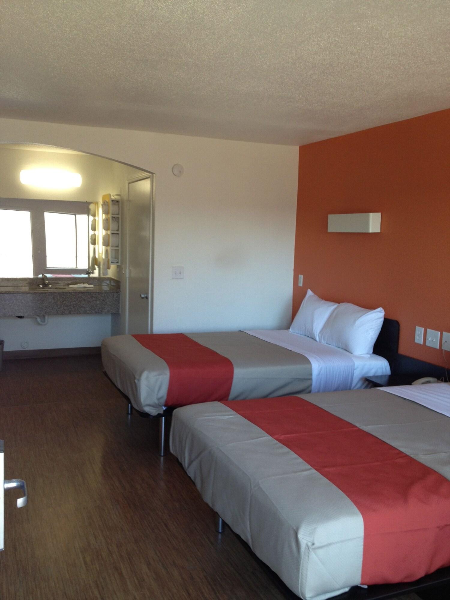 Motel 6-Grand Prairie, Tx - Near Six Flags Drive Εξωτερικό φωτογραφία